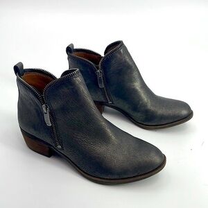 New in Box Vince Camuto pewter zipper leather booties size 7 with box